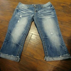 Junior Amethyst capris no tag. Fits about 7/9